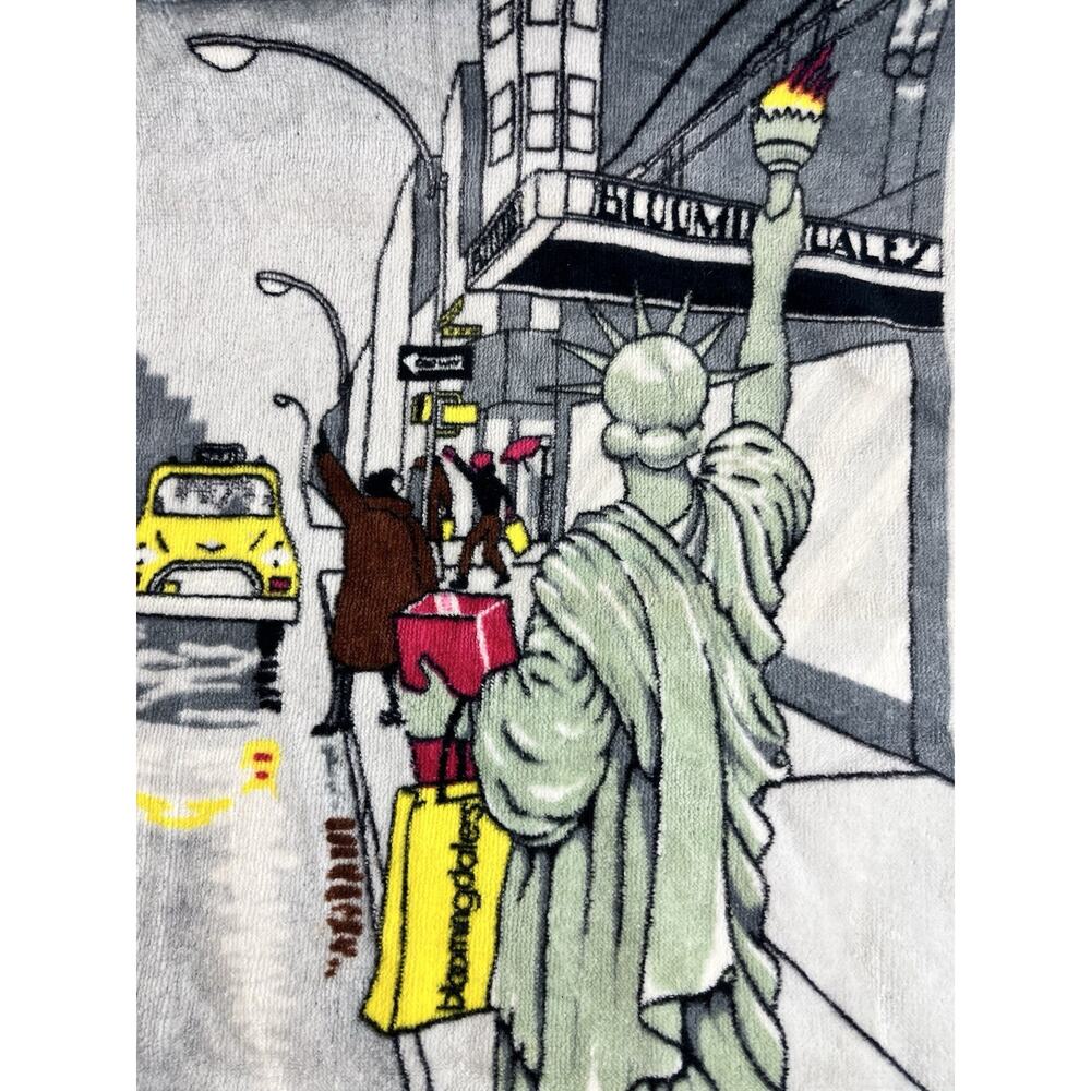 Hilasal Hand Towel Bloomingdale's Statue of Liberty NYC Hudson Talbott Art 1980